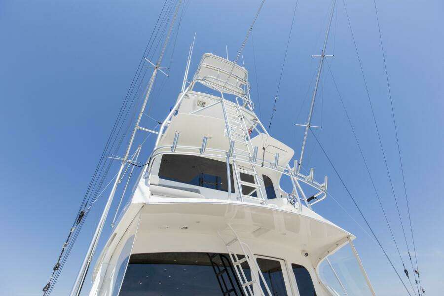 2007 64 Viking Enclosed Bridge Reel Blues Tower