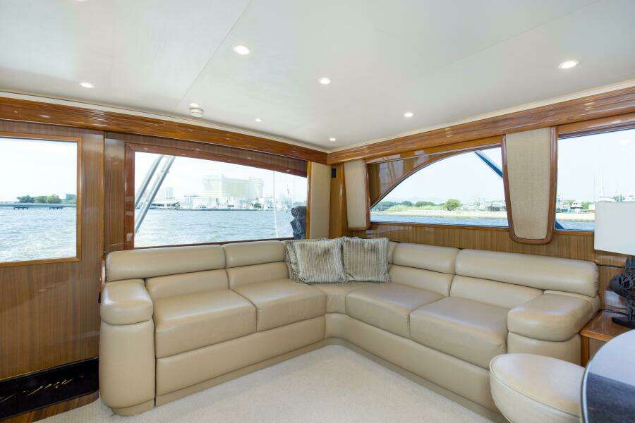 2007 64 Viking Enclosed Bridge Reel Blues Salon (5)