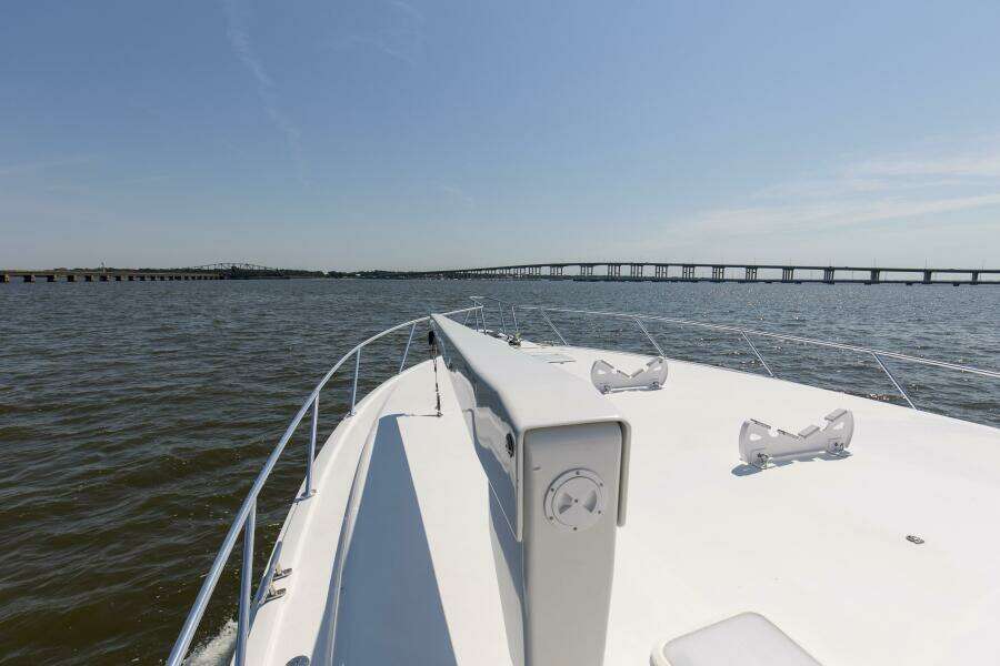 2007 64 Viking Enclosed Bridge Reel Blues Bow (5)