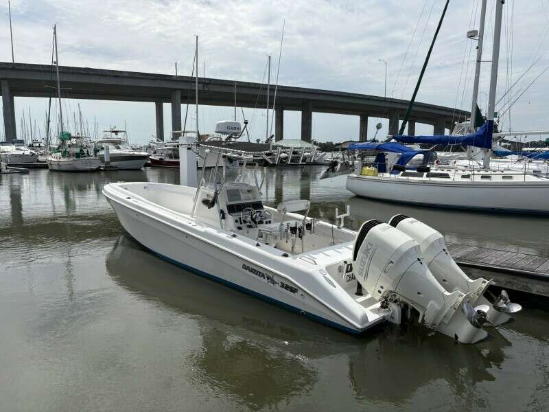 1998 Dakota 320 Open Fisherman