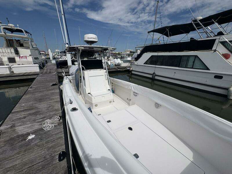 1998 Dakota 320 Open Fisherman