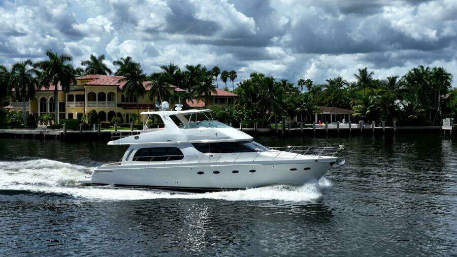 2005 Carver 56 Voyager