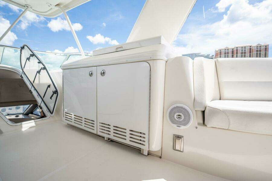 2005 Carver 56 Voyager