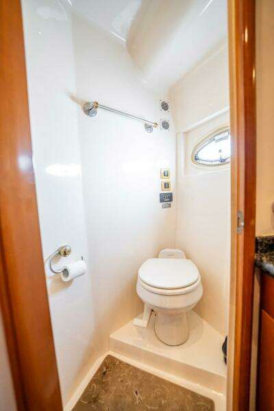 2005 Carver 56 Voyager