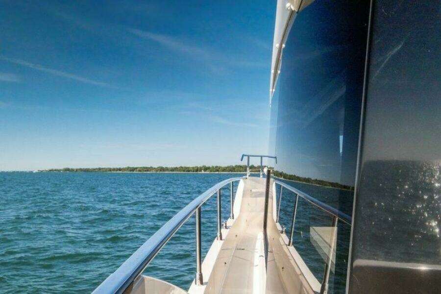 2026 Absolute 48 Coupe