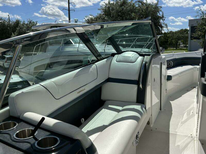 2021 Formula 350 Crossover Bowrider OB