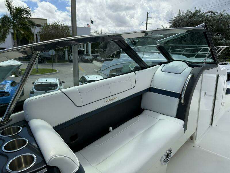 2021 Formula 350 Crossover Bowrider OB
