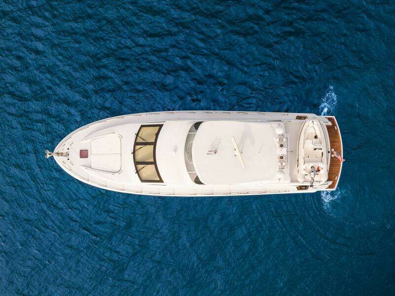 2001 Hatteras Cockpit Motoryacht