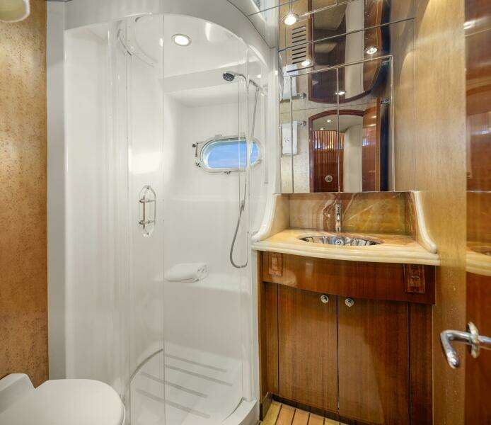 2001 Hatteras Cockpit Motoryacht