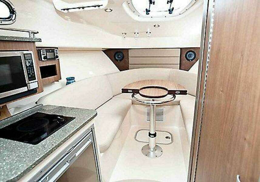 2019 Boston Whaler Conquest