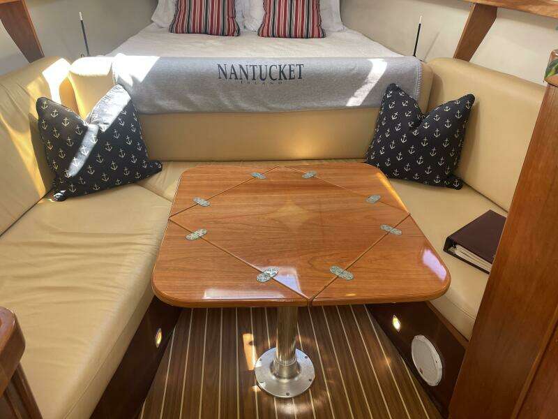 2005 Mainship 30 Pilot II