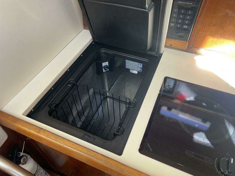 2005 Mainship 30 Pilot II