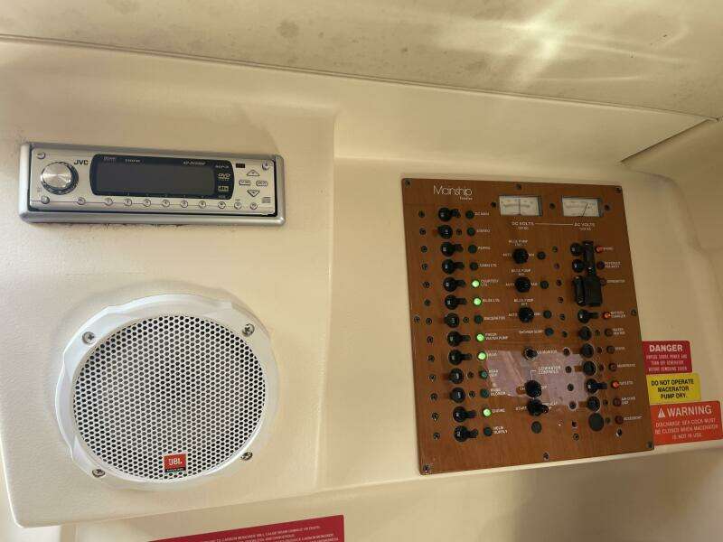 2005 Mainship 30 Pilot II