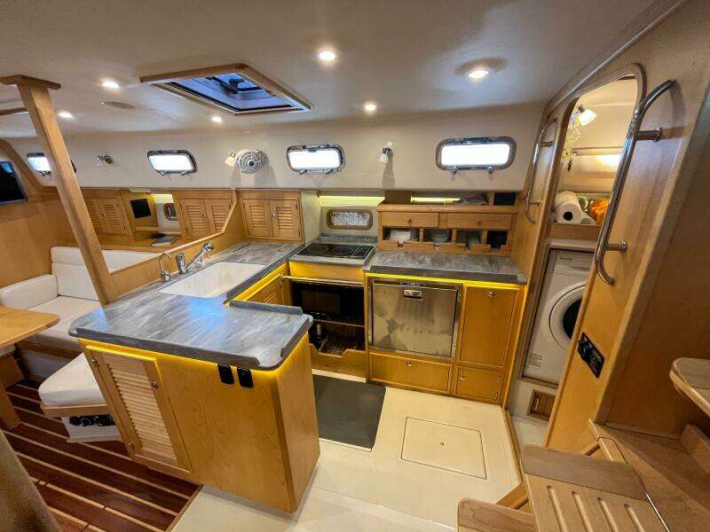 2023 Island Packet 439