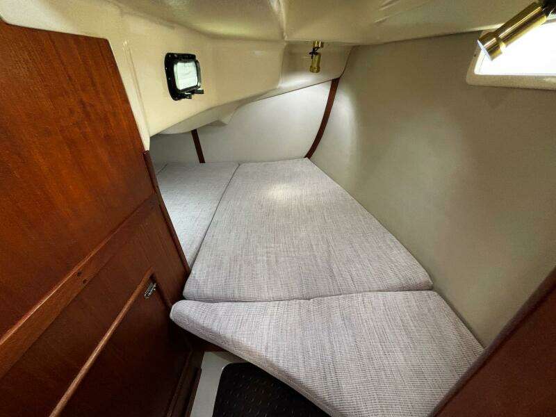 1993 Hunter 33.5