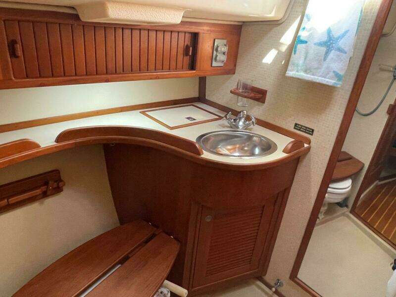 1995 Island Packet 40