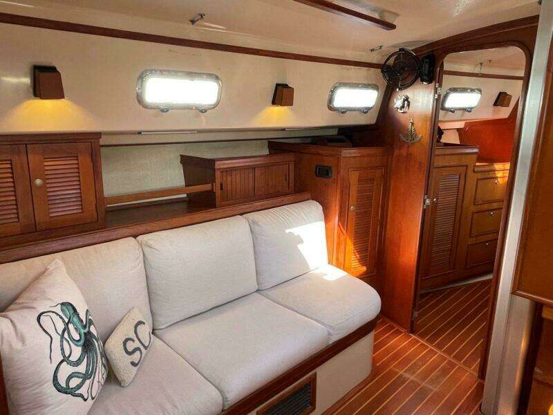 1995 Island Packet 40