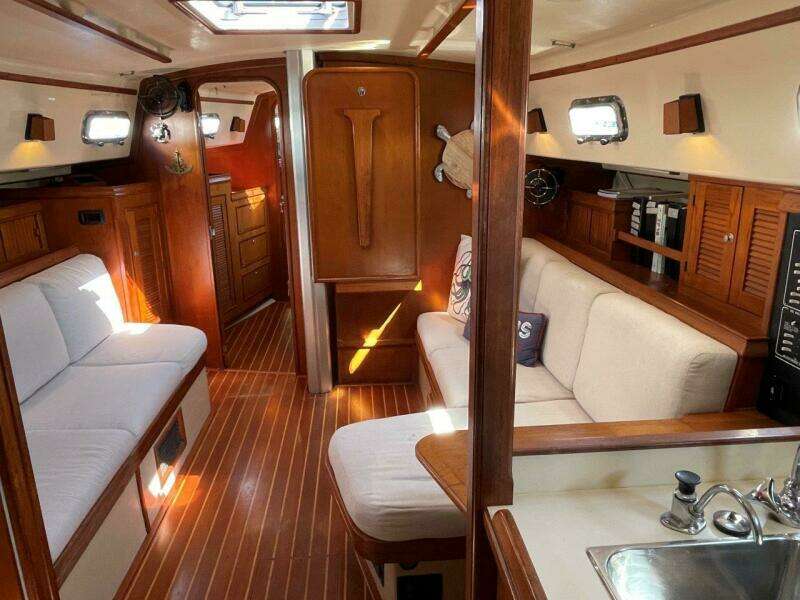 1995 Island Packet 40