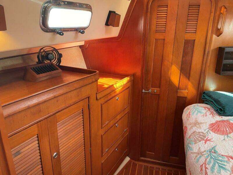 1995 Island Packet 40