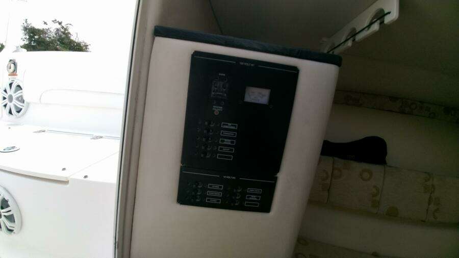 2006 Wellcraft 352 Sport