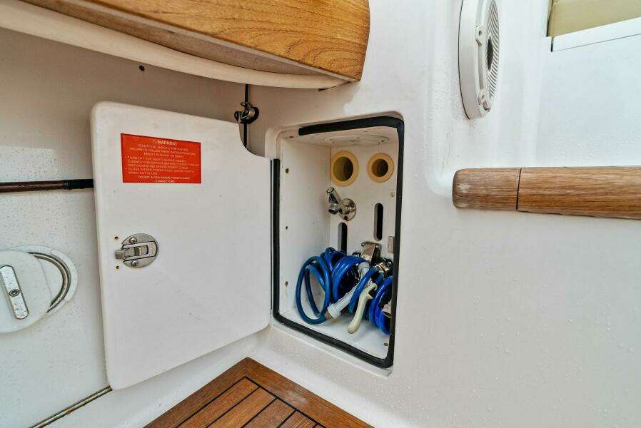 2006 Viking 61 Convertible KNOT ON CALL