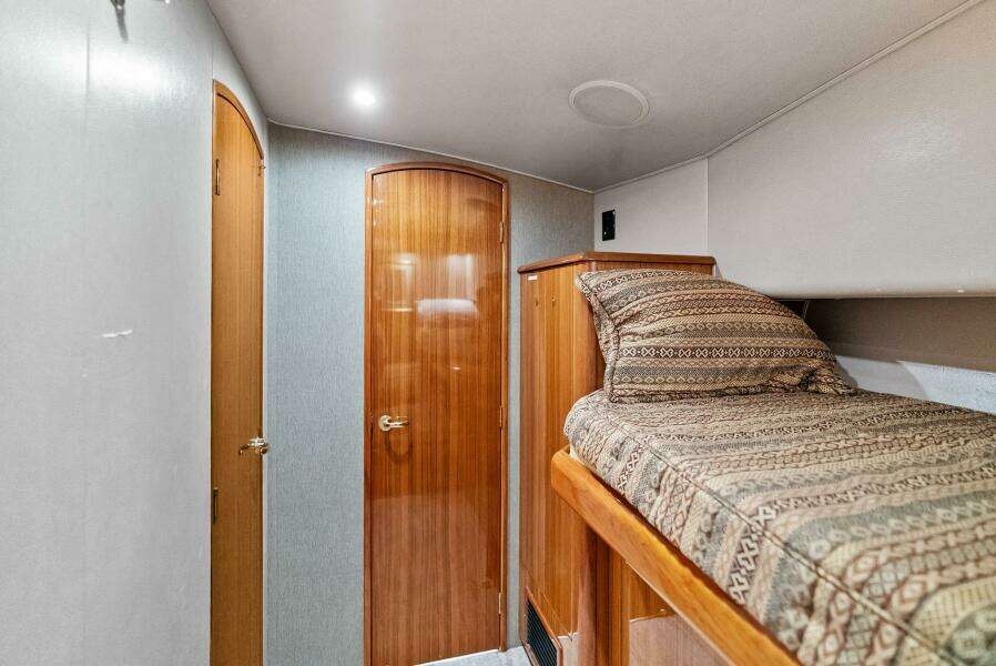 2006 Viking 61 Convertible KNOT ON CALL