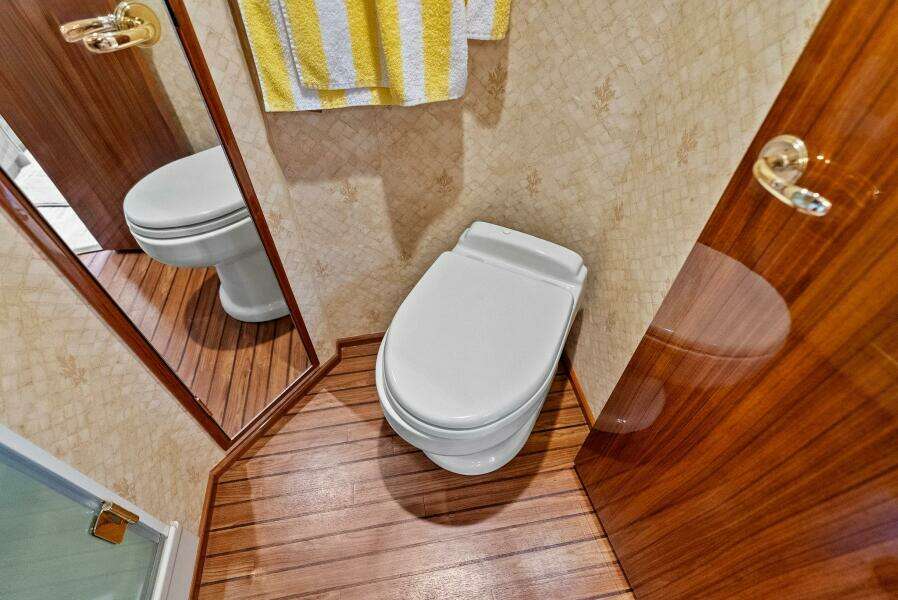 2006 Viking 61 Convertible KNOT ON CALL