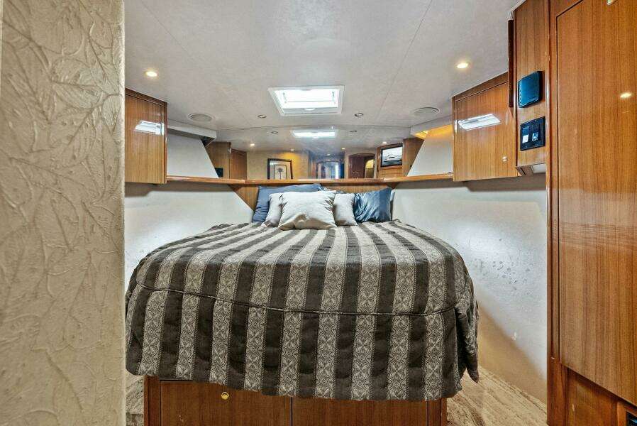 2006 Viking 61 Convertible KNOT ON CALL