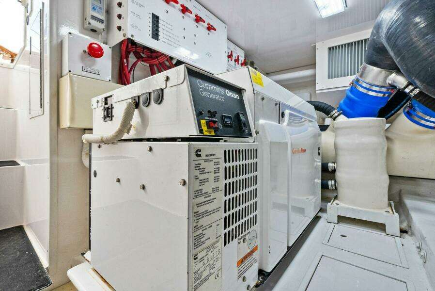 2006 Viking 61 Convertible KNOT ON CALL