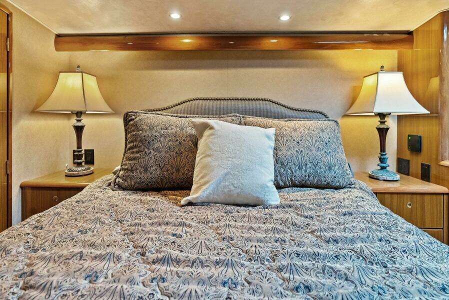 2006 Viking 61 Convertible KNOT ON CALL