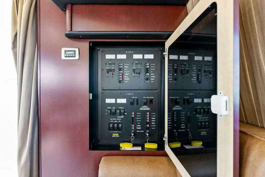 2007 Sea Ray 44 Sedan Bridge