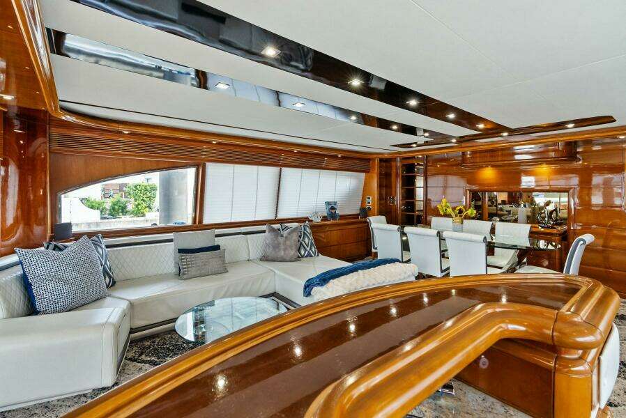 2004 Ferretti 94 Motor Yacht
