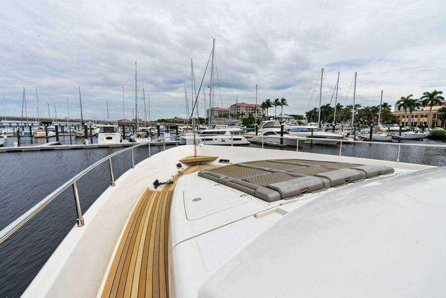 2004 Ferretti 94 Motor Yacht