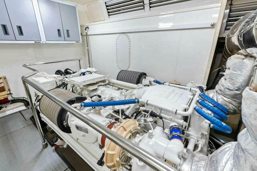 2004 Ferretti 94 Motor Yacht