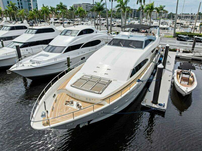 2004 Ferretti 94 Motor Yacht