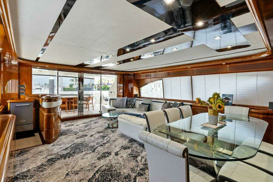 2004 Ferretti 94 Motor Yacht