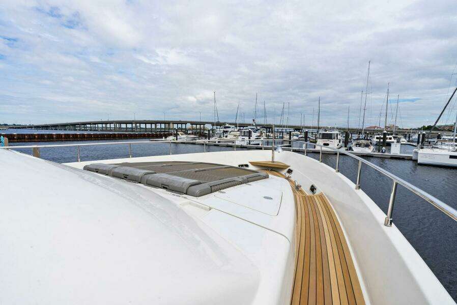 2004 Ferretti 94 Motor Yacht