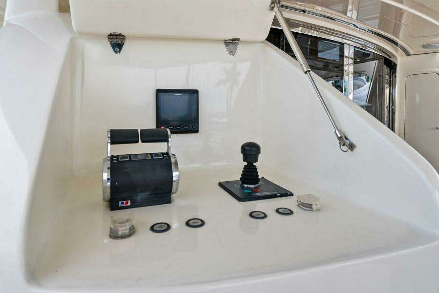 2004 Ferretti 94 Motor Yacht