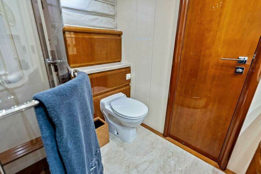 2004 Ferretti 94 Motor Yacht