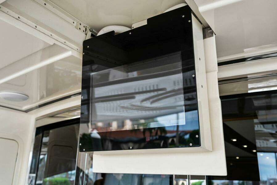 2004 Ferretti 94 Motor Yacht