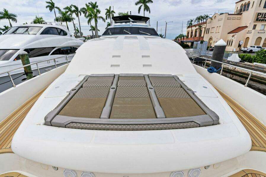 2004 Ferretti 94 Motor Yacht