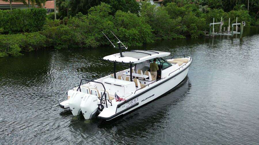 2021 Axopar 37 Sun Top