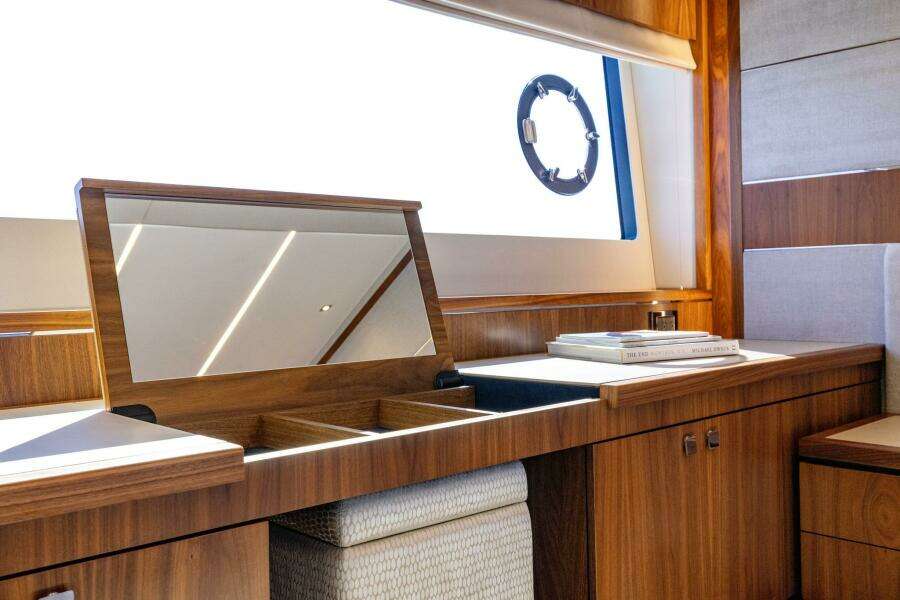 2020 Sunseeker Predator