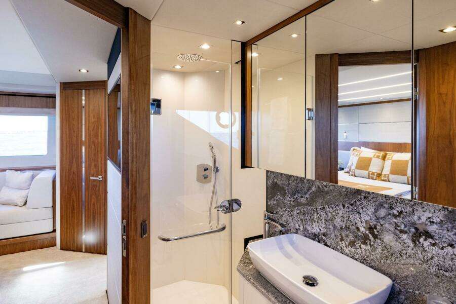 2020 Sunseeker Predator