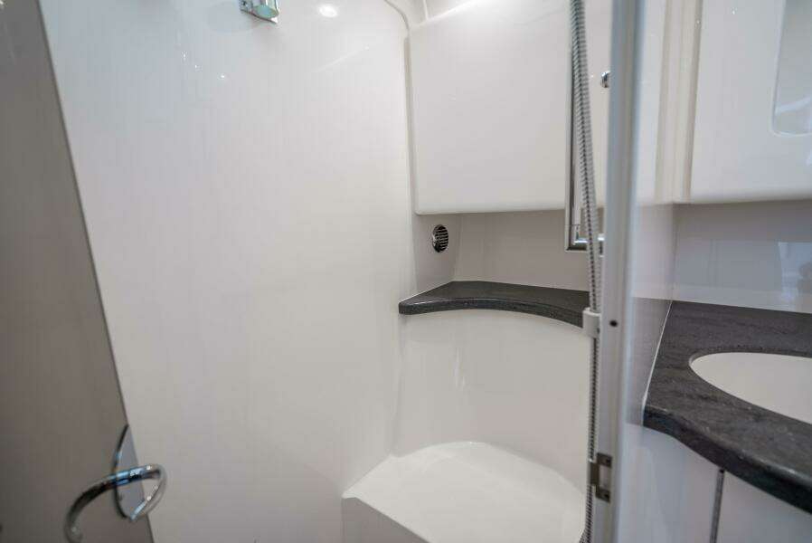 2020 Intrepid 407 Cuddy