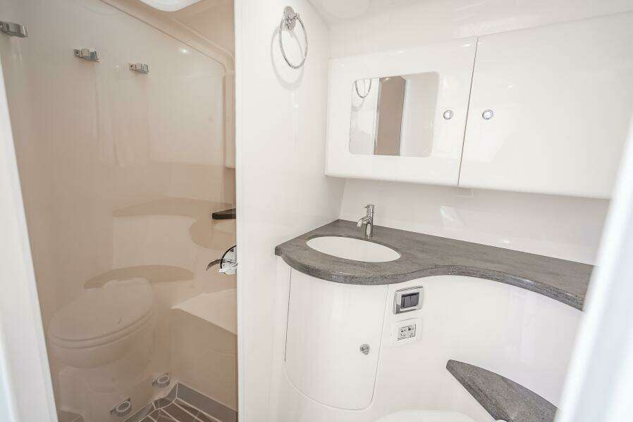 2020 Intrepid 407 Cuddy