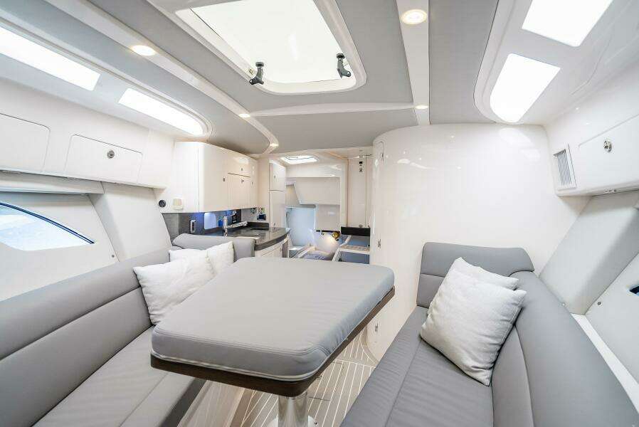 2020 Intrepid 407 Cuddy