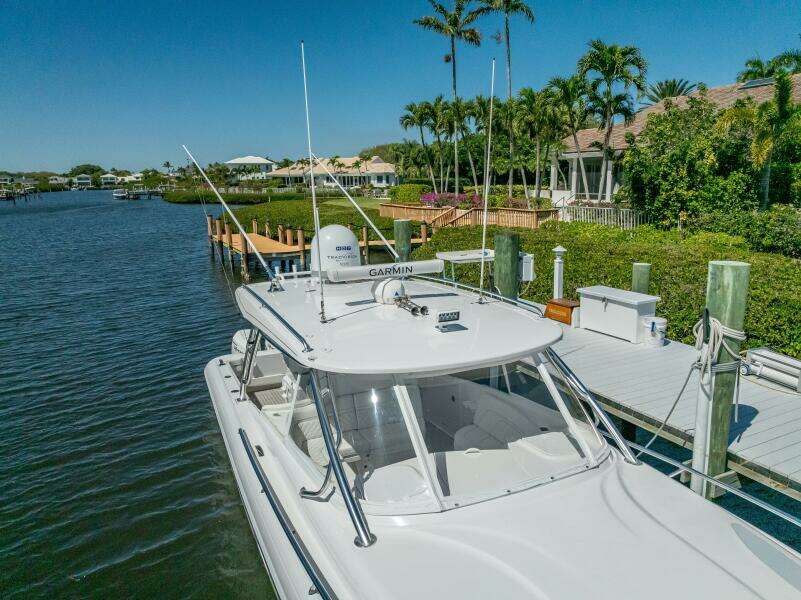 2020 Intrepid 407 Cuddy