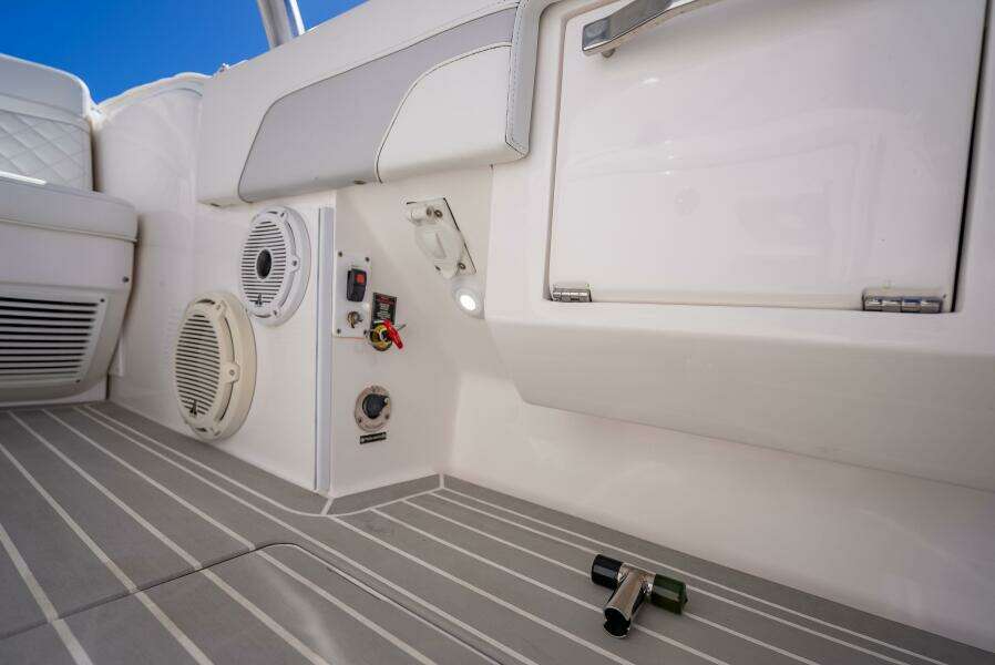 2020 Intrepid 407 Cuddy