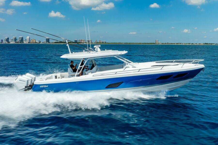 2025 Intrepid 41 Valor